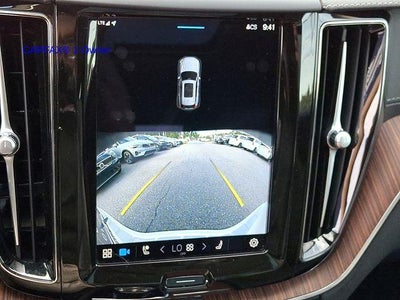 2023 Volvo XC60 B5 AWD Ultimate Dark Theme