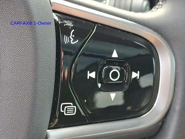 2023 Volvo XC60 B5 AWD Ultimate Dark Theme