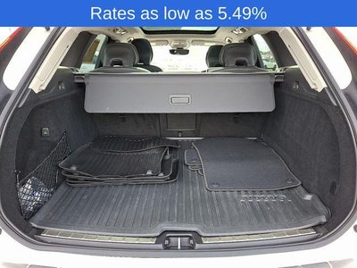 2023 Volvo XC60 B5 AWD Ultimate Dark Theme