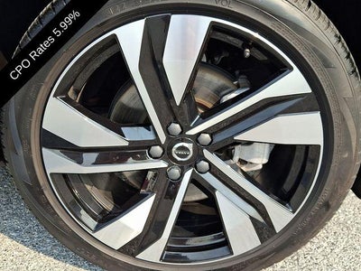 2023 Volvo XC40 B5 AWD Ultimate Bright Theme