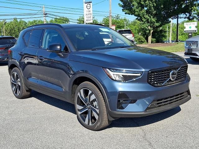 2026 Volvo XC40 B5 AWD Plus