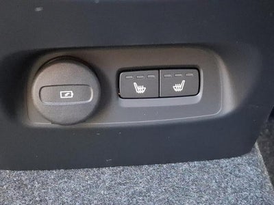 2026 Volvo XC40 B5 AWD Plus