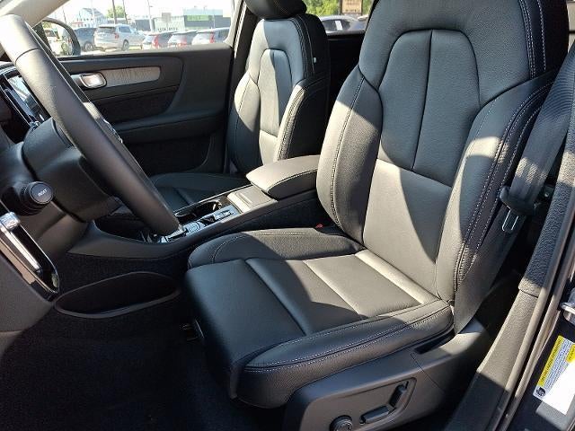2026 Volvo XC40 B5 AWD Plus
