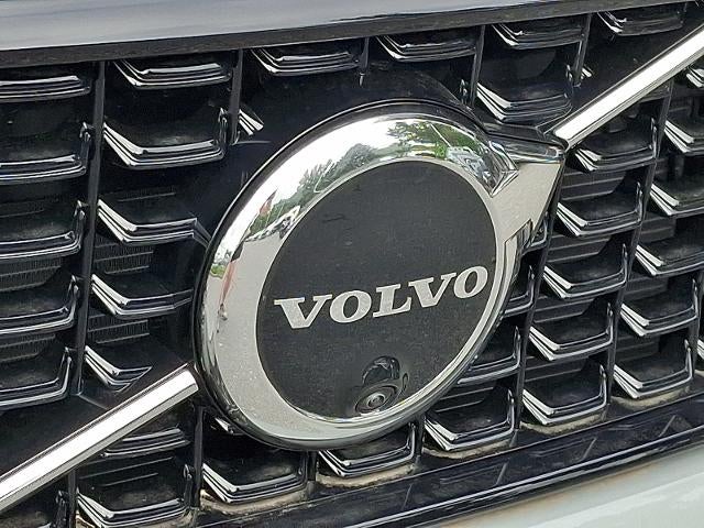 2026 Volvo XC40 B5 AWD Plus