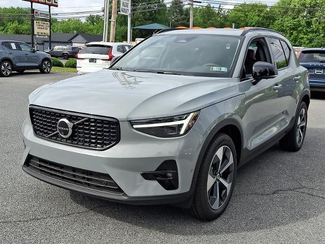 2026 Volvo XC40 B5 AWD Plus