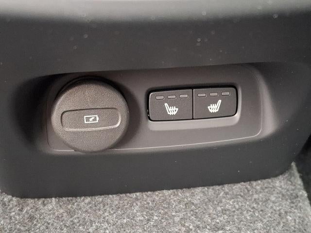 2026 Volvo XC40 B5 AWD Plus