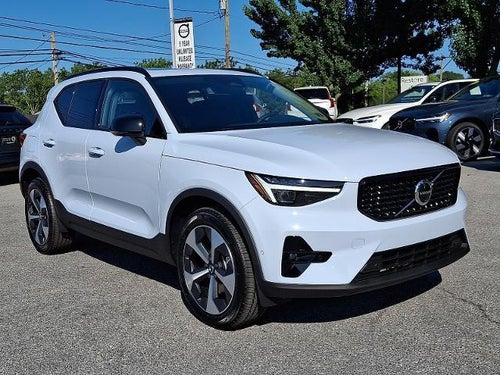 2026 Volvo XC40 B5 AWD Plus