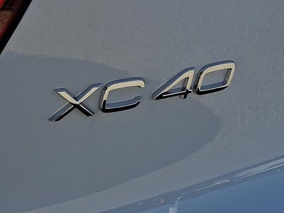 2026 Volvo XC40 B5 AWD Plus