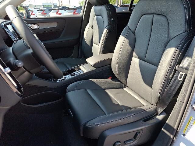 2026 Volvo XC40 B5 AWD Plus