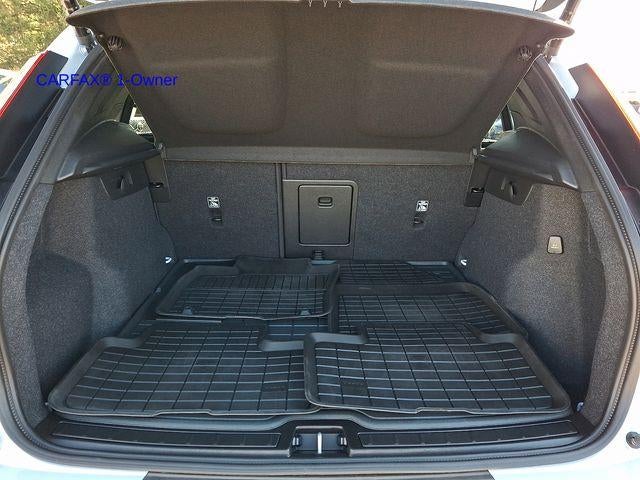2026 Volvo XC40 B5 AWD Plus