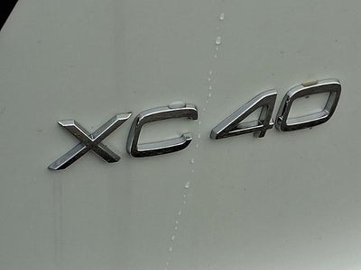 2026 Volvo XC40 B5 AWD Plus