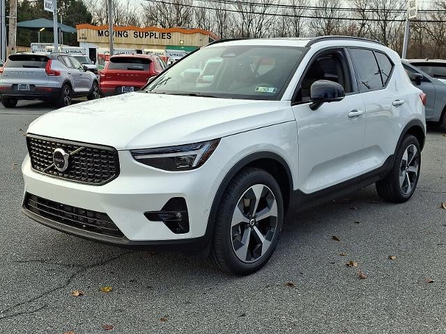 2026 Volvo XC40 B5 AWD Plus