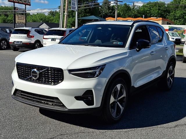 2026 Volvo XC40 B5 AWD Plus