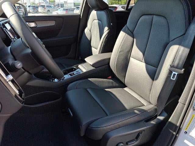 2026 Volvo XC40 B5 AWD Plus