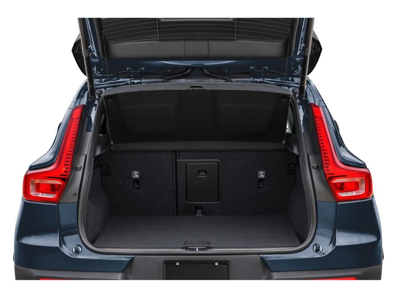 2026 Volvo XC40 B5 AWD Plus