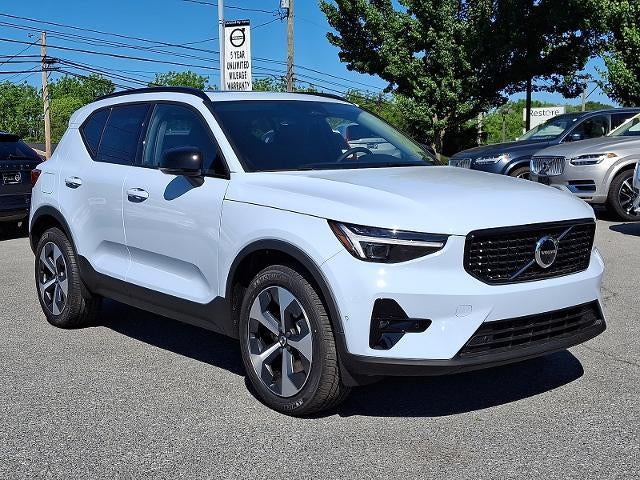 2026 Volvo XC40 B5 AWD Plus