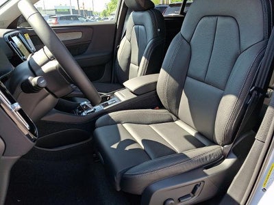 2026 Volvo XC40 B5 AWD Plus