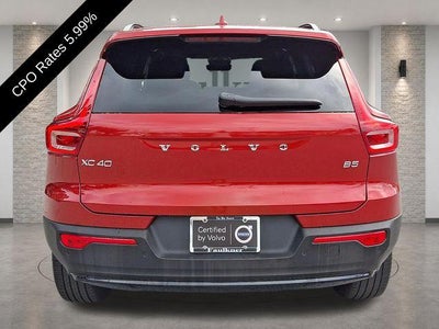 2025 Volvo XC40 B5 AWD Plus Dark Theme