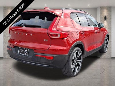 2025 Volvo XC40 B5 AWD Plus Dark Theme