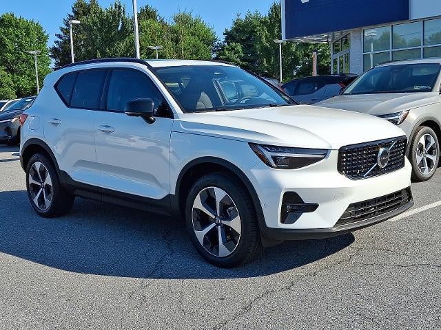 2026 Volvo XC40 B5 AWD Plus