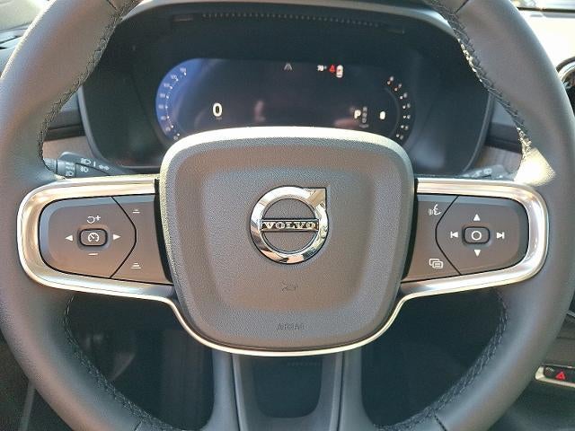 2026 Volvo XC40 B5 AWD Plus