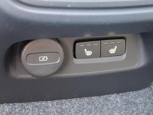 2026 Volvo XC40 B5 AWD Plus