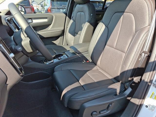 2026 Volvo XC40 B5 AWD Plus