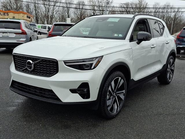 2026 Volvo XC40 B5 AWD Plus