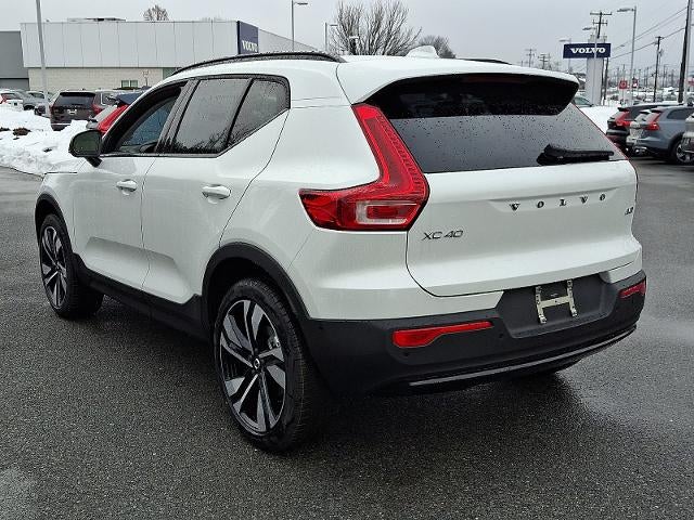 2026 Volvo XC40 B5 AWD Plus