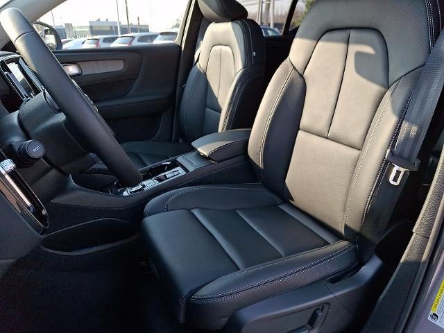 2026 Volvo XC40 B5 AWD Plus