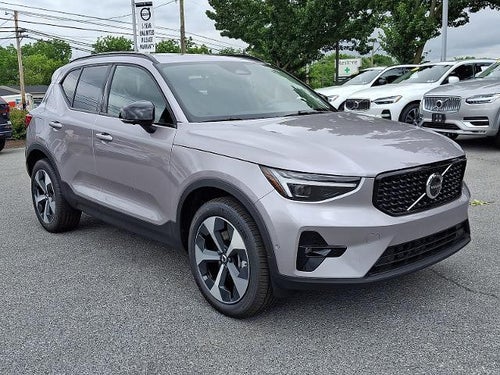2026 Volvo XC40 B5 AWD Plus