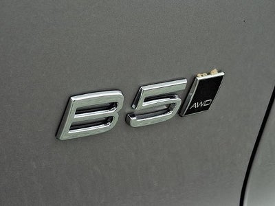 2026 Volvo XC40 B5 AWD Plus