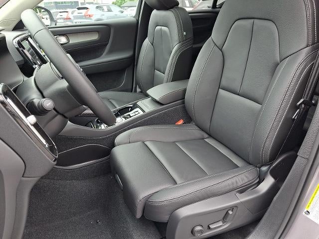 2026 Volvo XC40 B5 AWD Plus