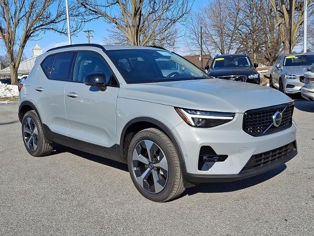 2026 Volvo XC40 B5 AWD Plus
