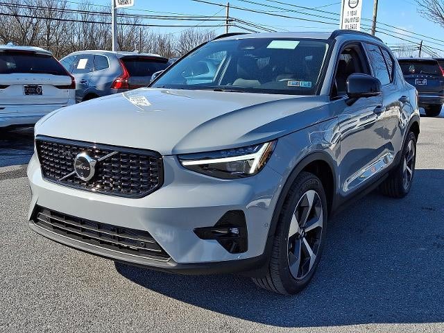 2026 Volvo XC40 B5 AWD Plus