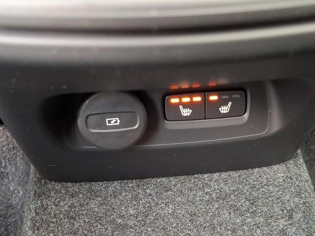 2026 Volvo XC40 B5 AWD Plus