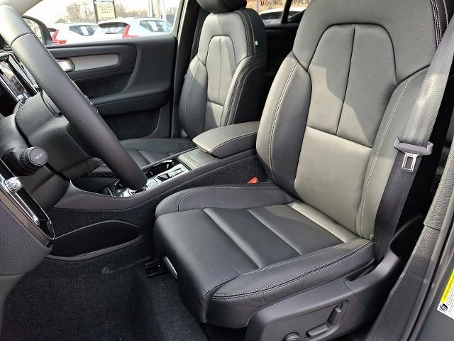 2026 Volvo XC40 B5 AWD Plus