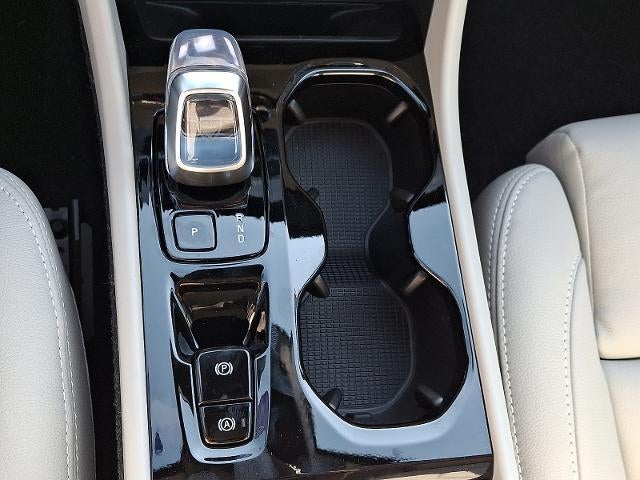 2026 Volvo XC40 B5 AWD Plus
