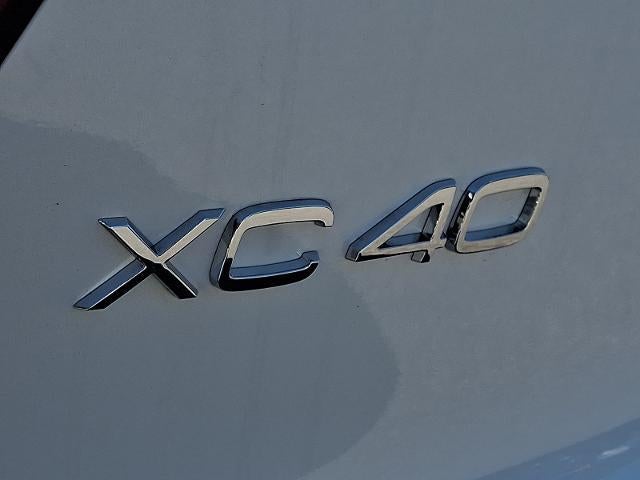 2026 Volvo XC40 B5 AWD Plus