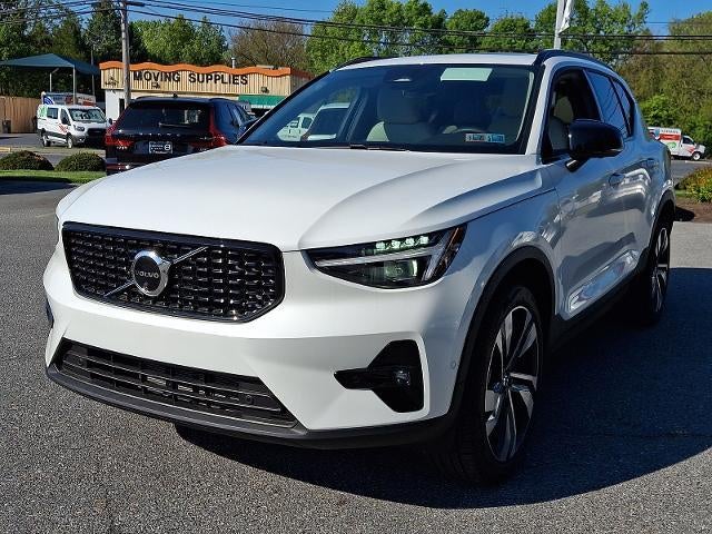 2026 Volvo XC40 B5 AWD Plus