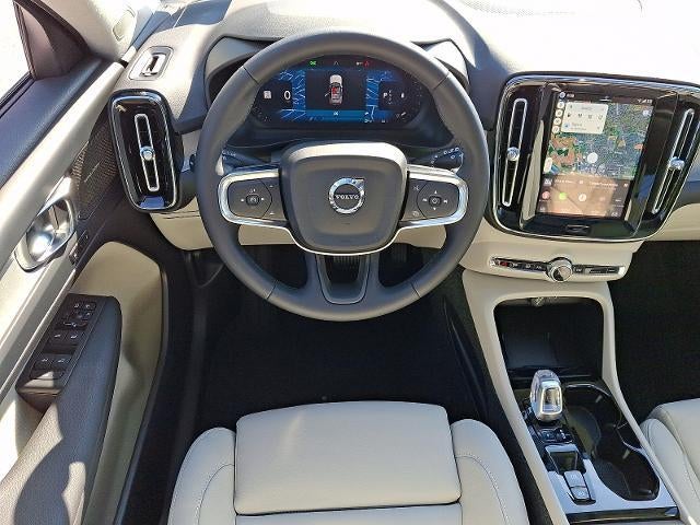 2026 Volvo XC40 B5 AWD Plus