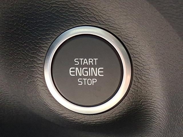 2026 Volvo XC40 B5 AWD Ultra Black Edition
