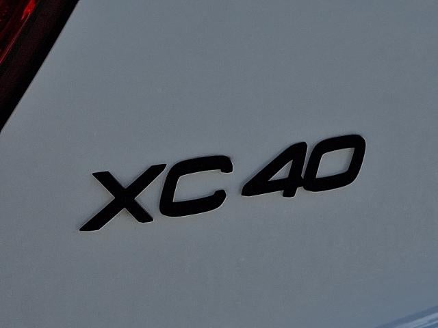 2026 Volvo XC40 B5 AWD Ultra Black Edition