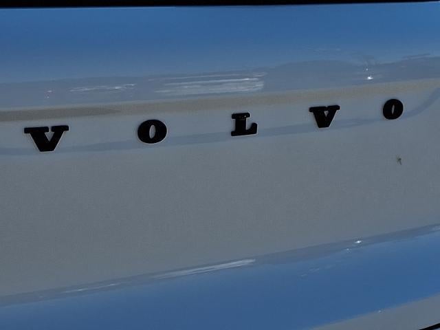 2026 Volvo XC40 B5 AWD Ultra Black Edition
