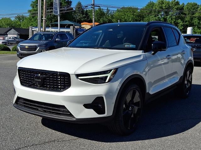 2026 Volvo XC40 B5 AWD Ultra Black Edition