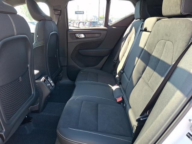 2026 Volvo XC40 B5 AWD Ultra Black Edition