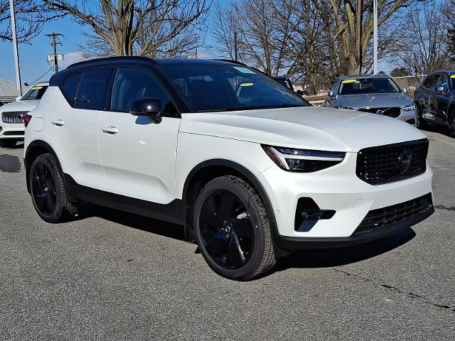 2026 Volvo XC40 B5 AWD Ultra Black Edition