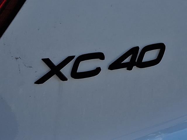 2026 Volvo XC40 B5 AWD Ultra Black Edition