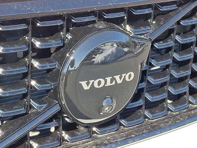 2026 Volvo XC40 B5 AWD Ultra Black Edition