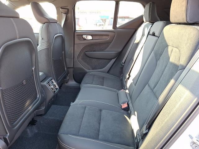 2026 Volvo XC40 B5 AWD Ultra Black Edition